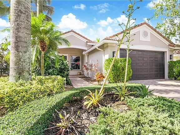2nd image of 1827 Harbor View Cir