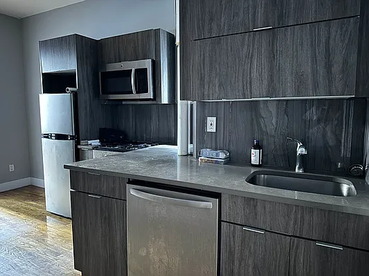 Rented by Premier One Realty LLC | media 5