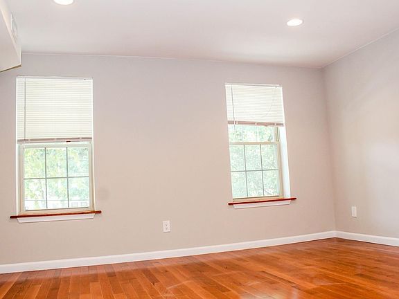 4th image of 907 S 13th St #1A