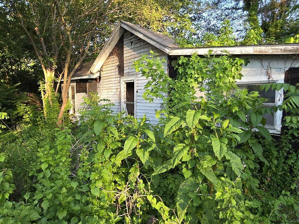 2nd image of 7985 Washington St
