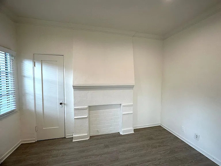 Vintage Style 1+1 - New Kitchen Appliances, Plank Floors, Balcony, pet friendly — Photo 3
