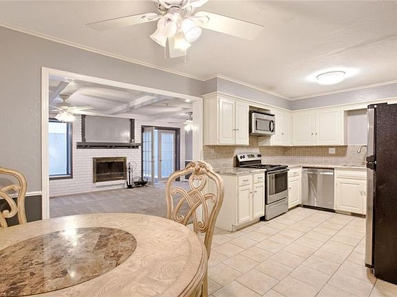 5th image of 3105 W Wilshire Blvd