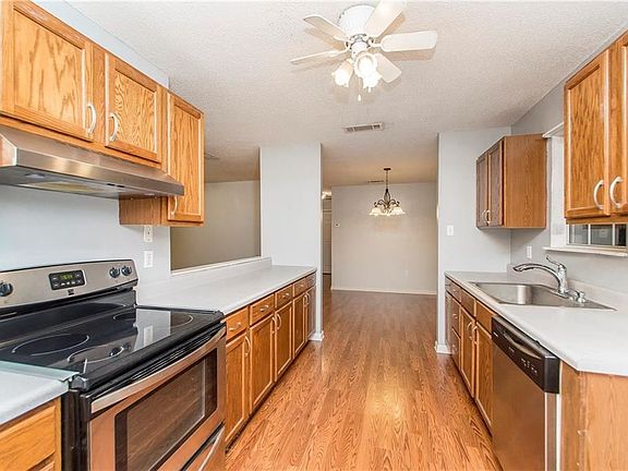 4th image of 17419 Briarwood Dr
