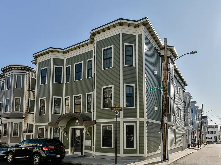 721 E 6th St #4 — Photo 22