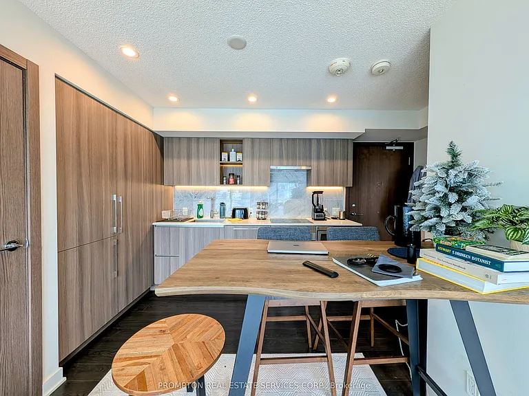19 Bathurst St #1905 — Photo 2