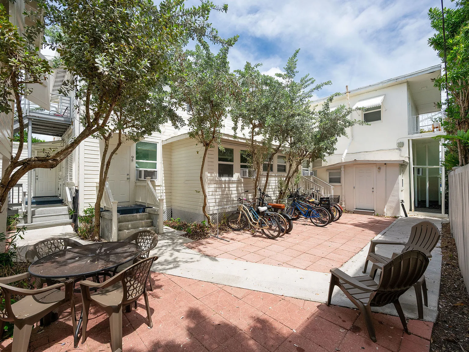 706 White St — Photo 2