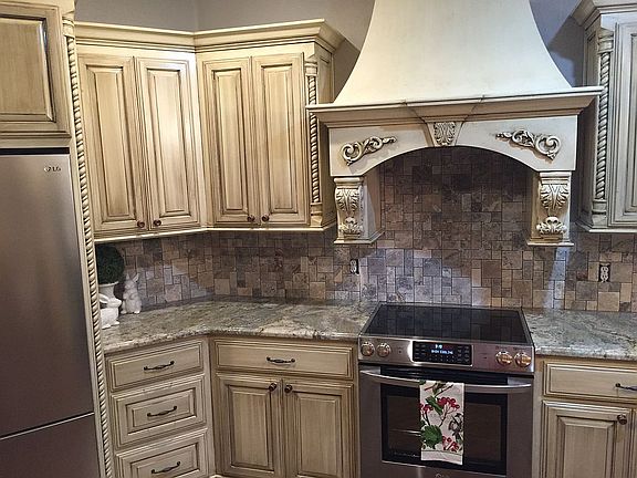 2nd image of 330 Winding Way