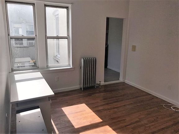 4th image of 3547 34th St APT 3B