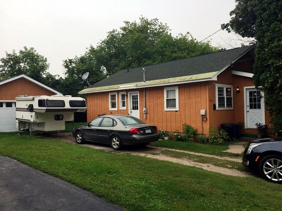 1st image of 216 Ferris St