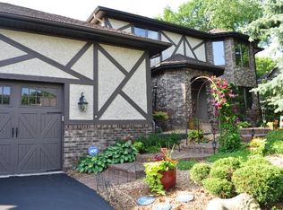 6646 129th St W, Apple Valley, MN 55124