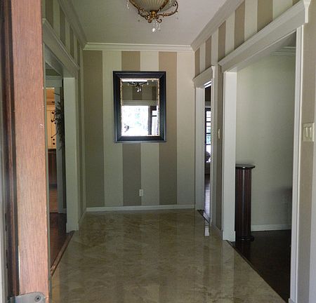 3rd image of 1107 Lawton Cir