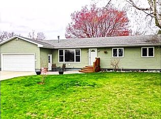 318 2nd St SW, Blooming Prairie, MN 55917