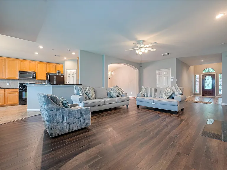 1007 Casting Springs Way — Photo 4