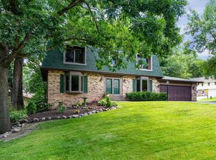5457 E Danube Rd, Minneapolis, MN 55432