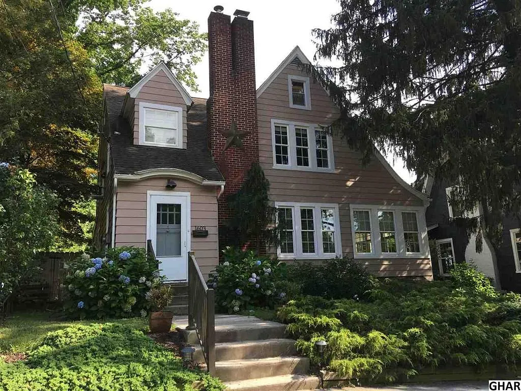 1603 Walnut St photo 1