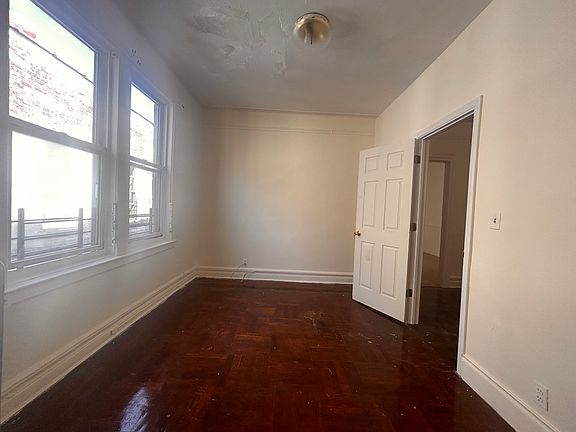 5th image of 2536 Cruger Ave Floor 2