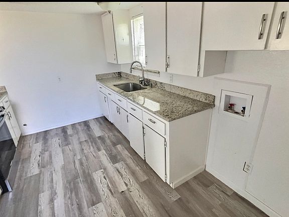 5th image of 105 Michael Ln