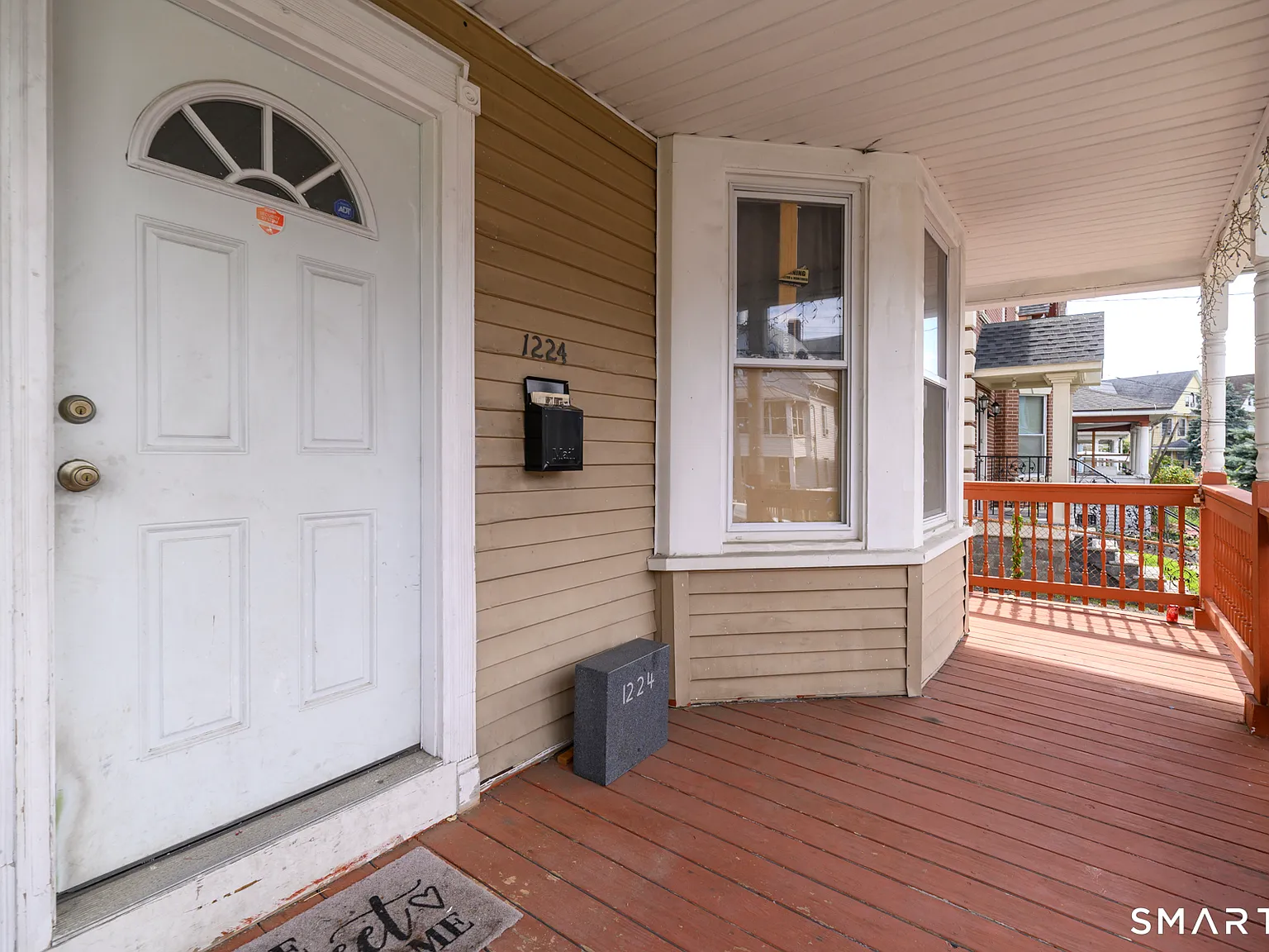 4 bed, 1.5 bath, 1812 sqft, $3,200 — Photo 2