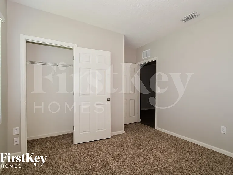 374 Sauders Rd SE — Photo 12