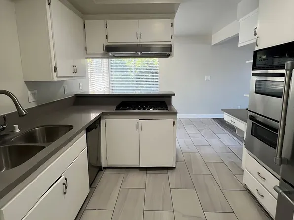 212 W. Plymouth St.., 212 W Plymouth St #5, Inglewood, CA 90302