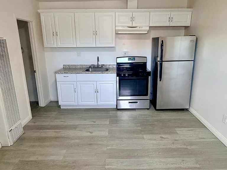 402 Orange Ave #0 — Photo 2