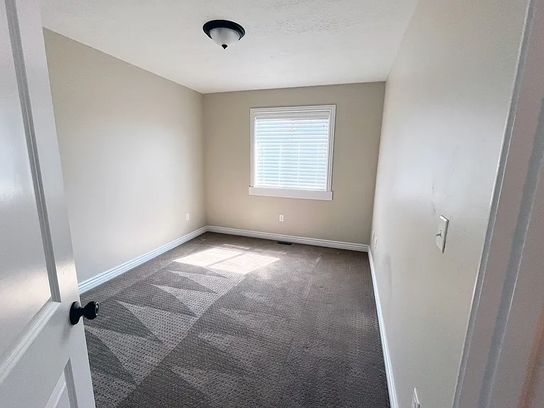 565 Pioneer Rd #212 — Photo 11