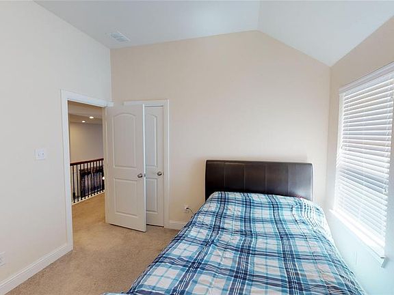 5th image of 15528 Mayflower Trl