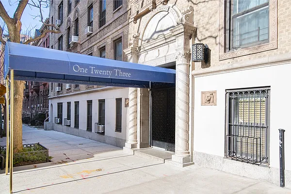 Sold by Nicholas C Abate Real Estate | media 14