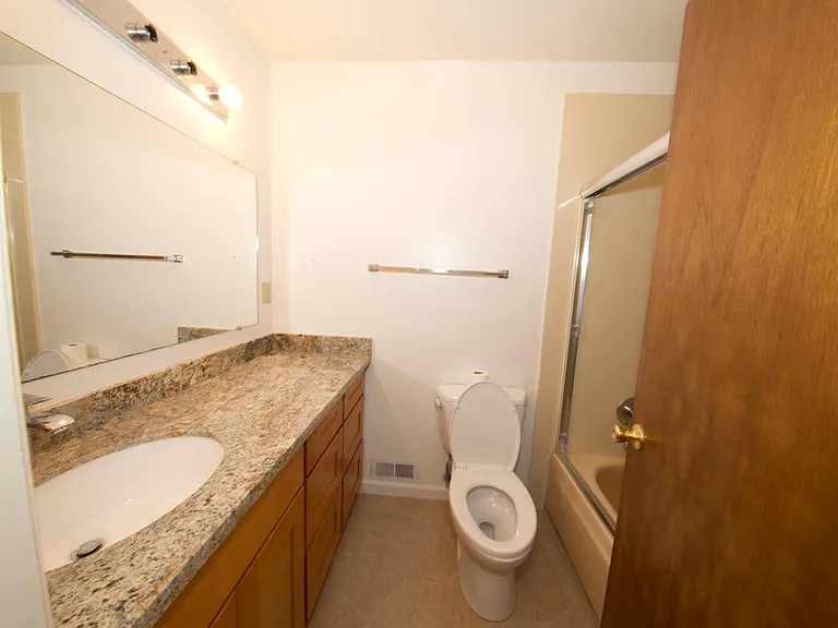 Hallway Full Bath