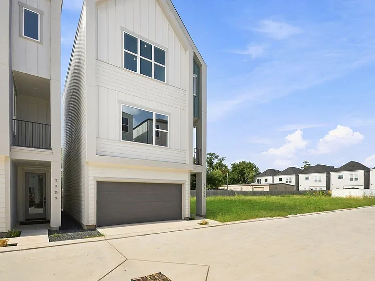 7709 Earl Rudder Way — Photo 4