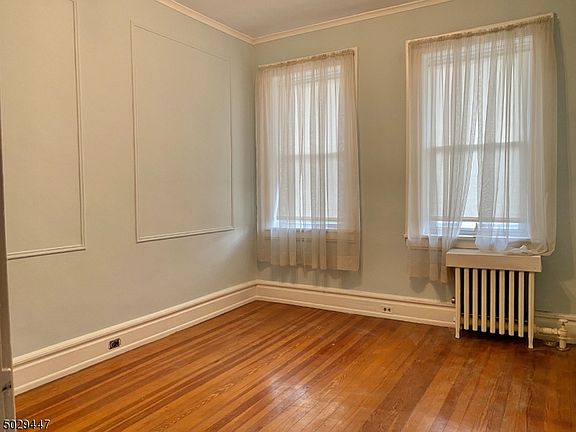 5th image of 239 Lake St Floor 2
