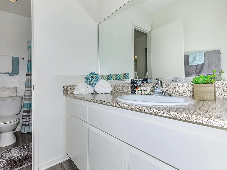 Monte Verde Apartment Homes — Photo 37