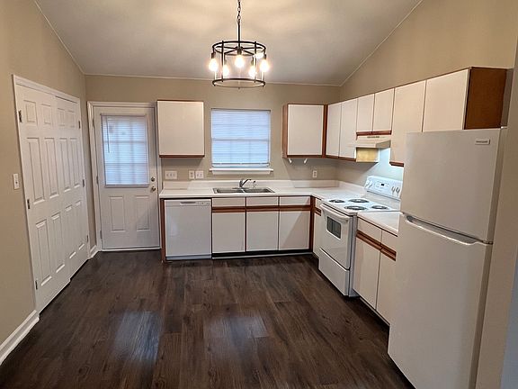 2nd image of 3204 Parkway Ct #B
