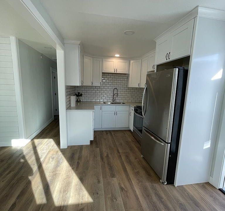 1st image of 120 N Soldano Ave