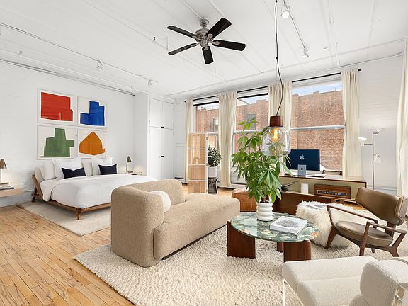 3rd image of 132 Wooster St #5