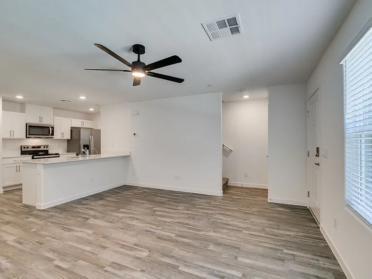9849 Hidden Pass Ave — Photo 2