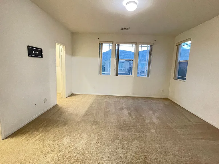 10160 Hollis Mountain Ave — Photo 10