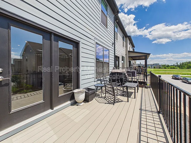 1241 Old Trail Dr — Photo 33
