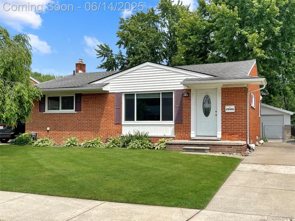 29446 Tawas St, Madison Heights, MI 48071