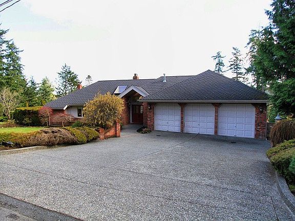 2nd image of 3916 95th Ave NE