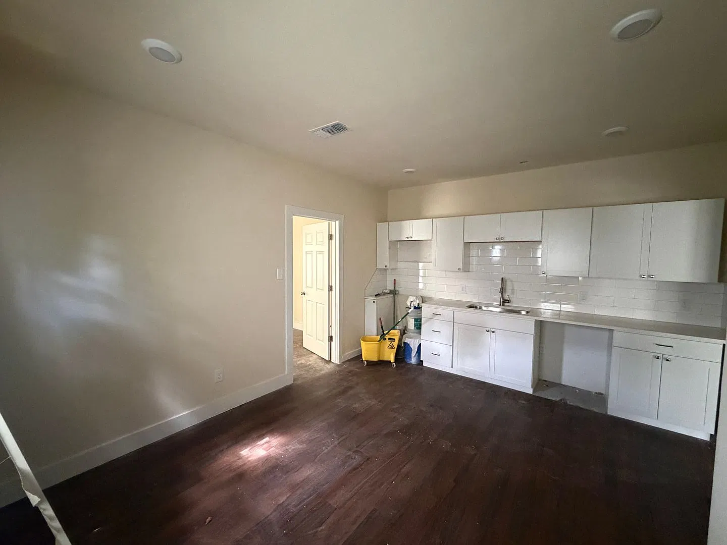 Charming 2-bedroom, 1-bath home — Photo 4