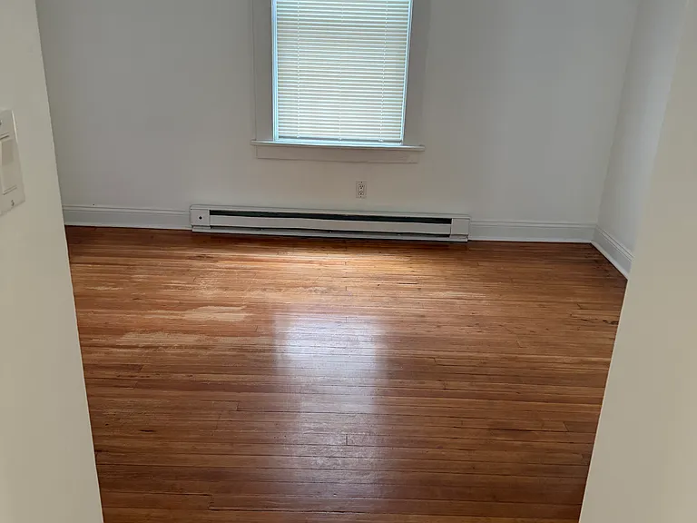 25 Lincoln Ave #1 — Photo 4