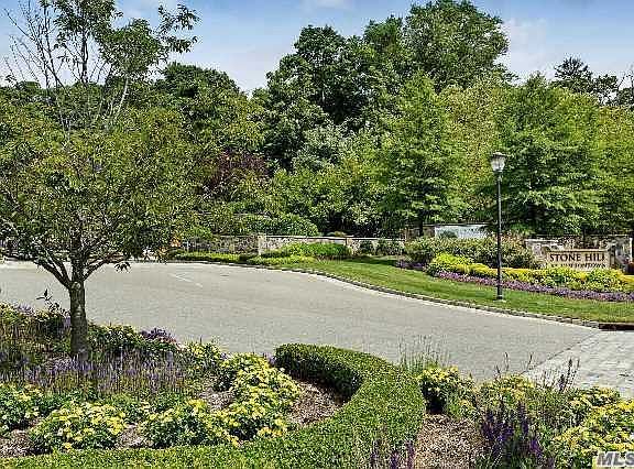4th image of 79 Stone Hill Dr