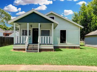 523 E Mulberry St, Angleton, TX 77515