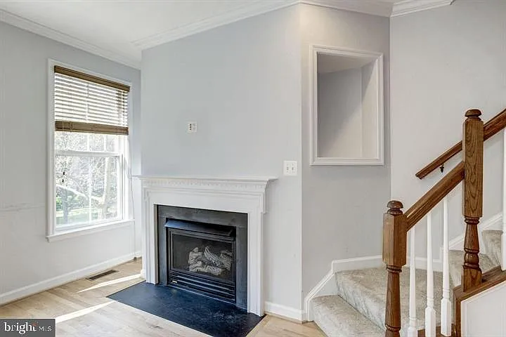 4 bed, 3.5 bath, 2027 sqft, $5,500 — Photo 2