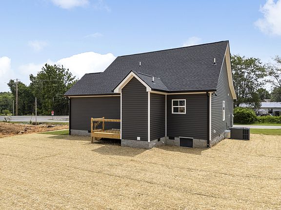 4th image of 955 Wilkie St N Lot 4