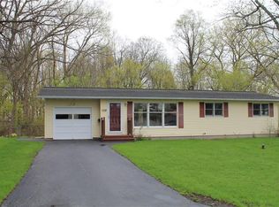 128 Cranberry Dr, Liverpool, NY 13088