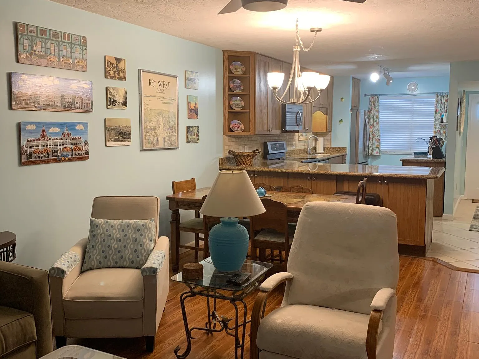 2 bed, 1099 sqft, $3,500 — Photo 1