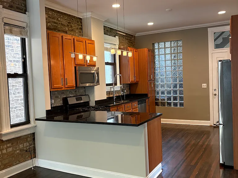 1236 N Artesian Ave #2 — Photo 4