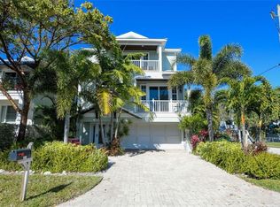112 46th St, Holmes Beach, FL 34217